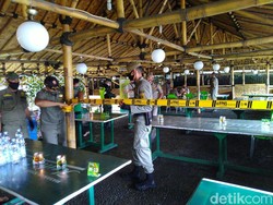 Satpol PP Bogor Segel Lagi Rumah Makan di Puncak: Dia Nerima Tamu!