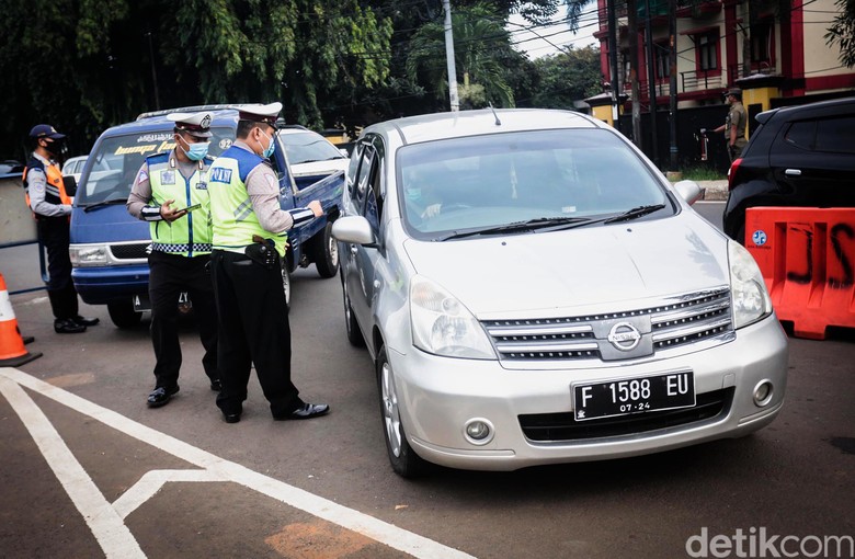 Ditlantas Polda Metro Jaya perketat pemeriksaan SIKM Jakarta bagi pemudik yang hendak kembali ke Ibu Kota. Pemeriksaan itu salah satunya dilakukan di perbatasan
