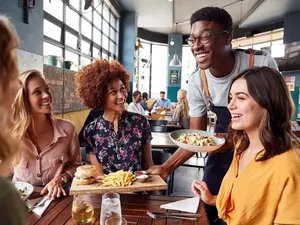 Terkait Corona, 5 Kondisi di Restoran yang Tak Aman Disinggahi