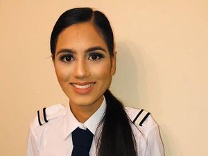 Kepincut Pesona Pilot yang Ikut Kontes Jadi Ratu Kecantikan