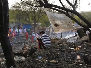 Bangunan 5 Lantai Roboh di India, 4 Orang Tewas