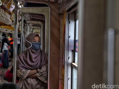Penumpang KRL Kini Mulai Dibiasakan Hidup New Normal