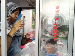 Cerita Getir Pedagang Pleret yang Harus Jual Barang Gegara Sepi Pembeli