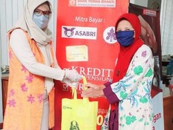 Bank Yudha Bhakti Bagikan 8.040 Bingkisan bagi Nasabah Pensiunan