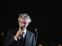 Izin Dicabut, 2 Baliho Konser Andrea Bocelli di Borobudur Diturunkan