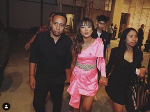 Disebut Cocok, Ini Potret Kebersamaan Marion Jola dan Gitarisnya Disebut Cocok, Ini Potret Kebersamaan Marion Jola dan Gitarisnya