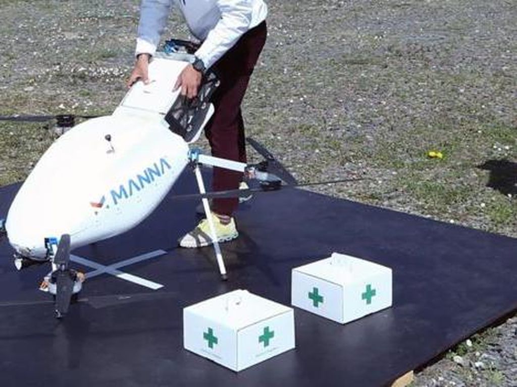 Bantu Lansia di Tengah Corona, Drone Ini Kirimkan Roti dan Obat Bantu Lansia di Tengah Corona, Drone Ini Kirimkan Roti dan Obat