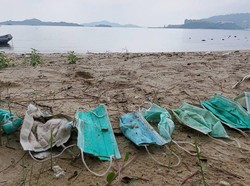 Sampah Masker dan APD Menumpuk Jadi Masalah Baru di RI
