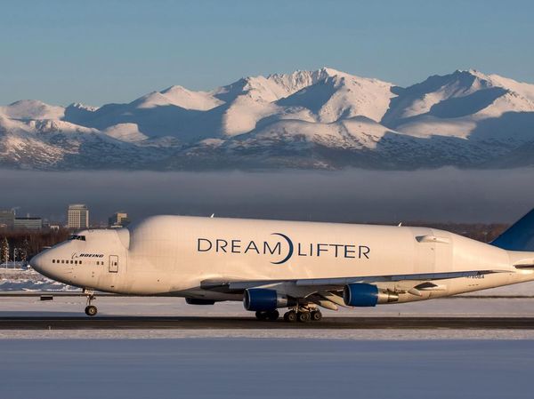 Potret Bandara Alaska yang Cantik dan Tersibuk di Dunia Saat Ini