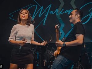 Marion Jola Lagi Kasmaran dengan Gitaris Dennis Talakua Marion Jola Lagi Kasmaran dengan Gitaris Dennis Talakua