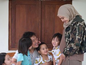 Hamil Lagi, Zaskia Adya Mecca Salahkan Hanung hingga Terus Menangis Hamil Lagi, Zaskia Adya Mecca Salahkan Hanung hingga Terus Menangis