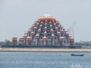 Viral Ajakan Salat Jumat ke Masjid 99 Kubah, Gubernur Sulsel: Belum Diizinkan
