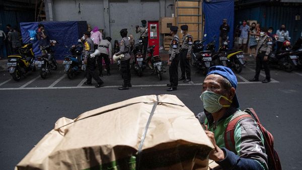 Polisi Gelar Sosialisasi Hadapi New Normal di Jakarta
