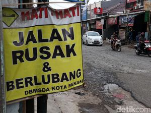 Waduh! Jalan Bintara Raya Rusak Banget