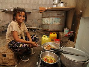 Bocah 10 tahun di Tengah Konflik dan Pandemi Corona Bocah 10 tahun di Tengah Konflik dan Pandemi Corona