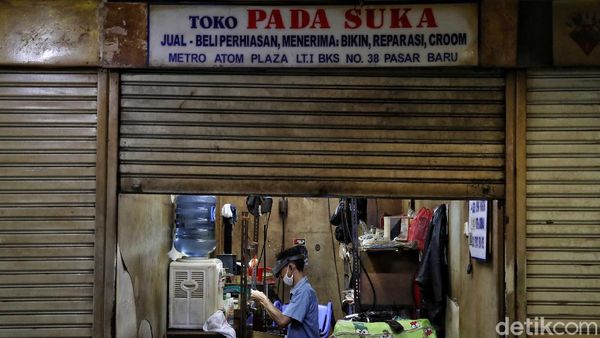 Toko-toko yang Tetap Bertahan di Tengah PSBB
