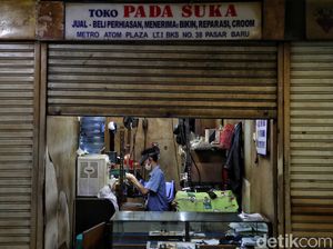 Toko-toko yang Tetap Bertahan di Tengah PSBB