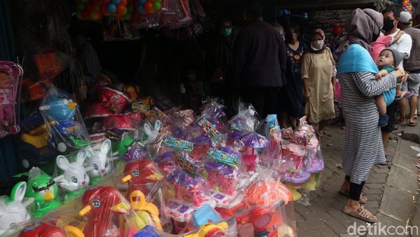 H+3 Lebaran, Pasar Gembrong Mulai Ramai Pembeli