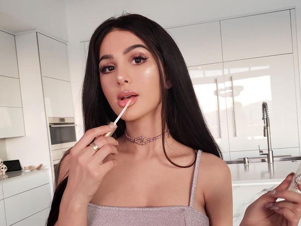 Berhenti Sekolah untuk Jadi YouTuber, Wanita Cantik Ini Bisa Beli Rumah Mewah