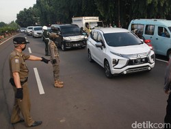 Perkantoran Mulai Buka, Anies Awasi Kendaraan yang Masuk Jakarta