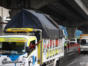 Penumpang Dibatasi, Transportasi Darat dan Udara Fokus Angkut Logistik