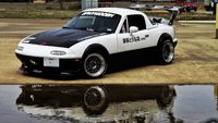 Wujud Mazda Miata Bergaya Mobil Tukang Tahu