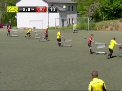 Tanding Bola Pakai Troli Belanja, Bukan New Normal tapi Lucu-lucuan