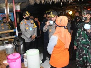 Cek Kampung Tangguh, Kapolda dan Pangdam V Cicipi Masakan di Dapur Umum