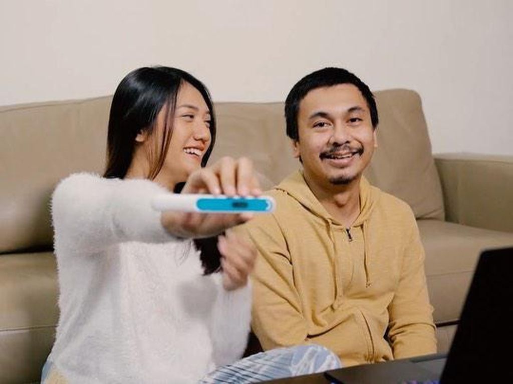 Raditya Dika Kaget Nama Anak ke-2 Sesuai Tebakan Netizen Raditya Dika Kaget Nama Anak ke-2 Sesuai Tebakan Netizen