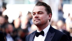 7 Aksi Heroik Artis Hollywood, Selamatkan Orang Asing Bak Superhero