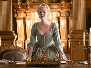 Derita Artis Pakai Korset saat Syuting, Organ Geser Sampai Sulit Bernapas