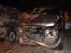 Foto-foto Mobil Kapolsek yang Tabrak Rumah dan Tewaskan 2 Orang