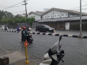 BMKG Sebut Hujan Deras hingga Angin Kencang Landa Sejumlah Wilayah Jatim