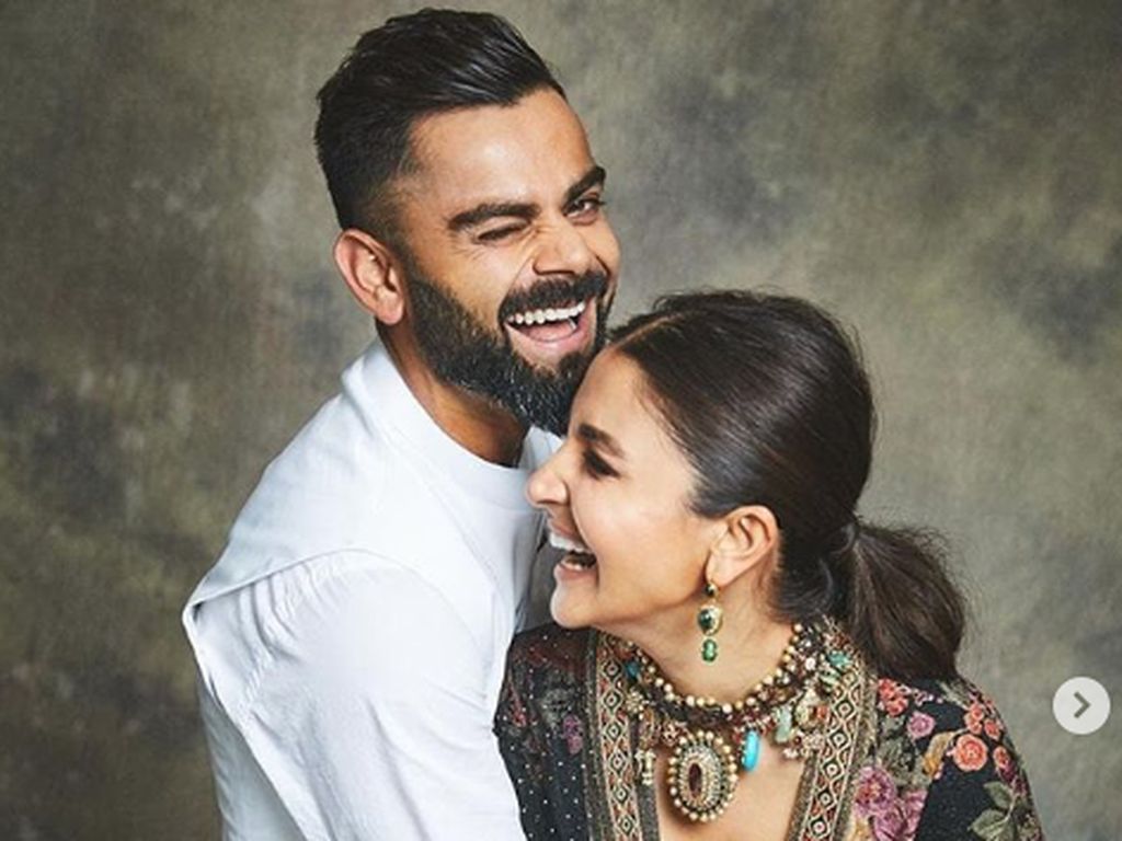 Sweet Couple! Anushka Sharma dan Suami Disuruh Cerai