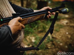 Pria Manggarai Nekat Tembak Bocah gegara Kesal Suara Bising Meriam Bambu