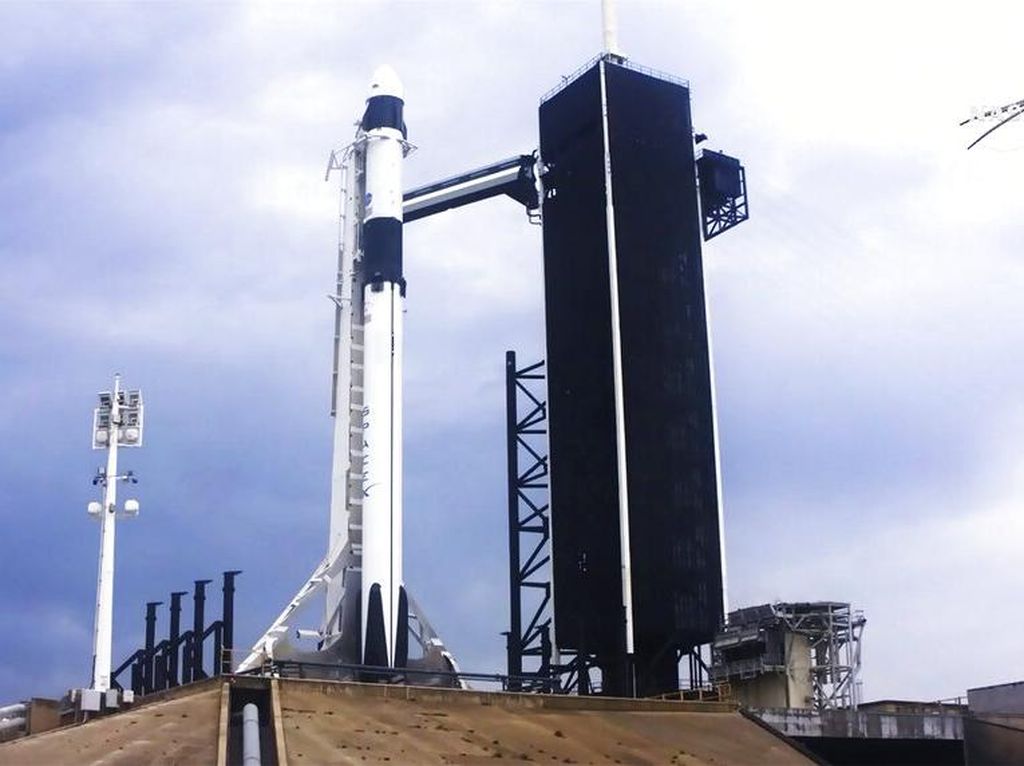 Dini Hari Nanti, SpaceX Bakal Kirim Astronaut NASA ke Antariksa Dini Hari Nanti, SpaceX Bakal Kirim Astronaut NASA ke Antariksa