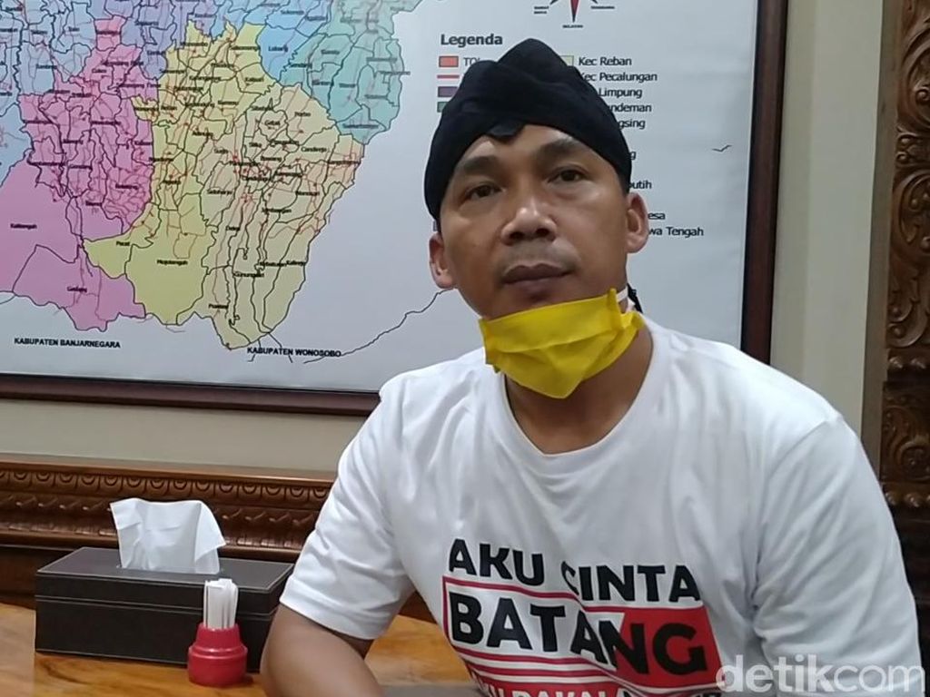 Bupati Batang Rumuskan SOP New Normal di Pasar: Bermasker-Bayar Uang Pas Bupati Batang Rumuskan SOP New Normal di Pasar: Bermasker-Bayar Uang Pas