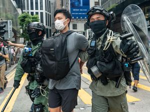 Polisi Hong Kong Amankan Pendemo RUU Lagu Kebangsaan China