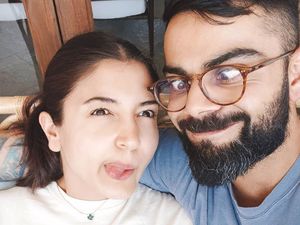 Wajah Anak Anushka Sharma Tersorot Kamera, Bikin Fans Berang Wajah Anak Anushka Sharma Tersorot Kamera, Bikin Fans Berang