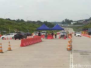 Kelabui Petugas Penyekatan ke Jakarta, Pengendara Nekat Ganti Pelat Jateng