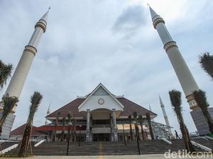 Sore Ini Masjid Hasyim Asyari Jakbar Mulai Terima Pasien Isolasi COVID Sore Ini Masjid Hasyim Asyari Jakbar Mulai Terima Pasien Isolasi COVID
