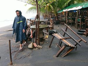 Gelombang Setinggi 3-4 Meter Terjang Empat Pesisir Selatan Pantai Trenggalek