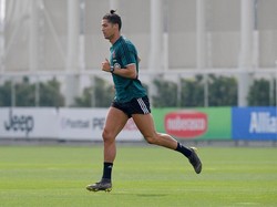 Top! Cristiano Ronaldo Tiba 4 Jam Lebih Awal di Tempat Latihan Juve