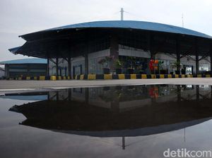 H+4 Lebaran Terminal Pulo Gebang Sepi