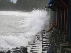 BMKG Makassar Keluarkan Peringatan Dini Cuaca Ekstrem Sulsel: Hujan-Petir, Gelombang Tinggi di Laut BMKG Makassar Keluarkan Peringatan Dini Cuaca Ekstrem Sulsel: Hujan-Petir, Gelombang Tinggi di Laut
