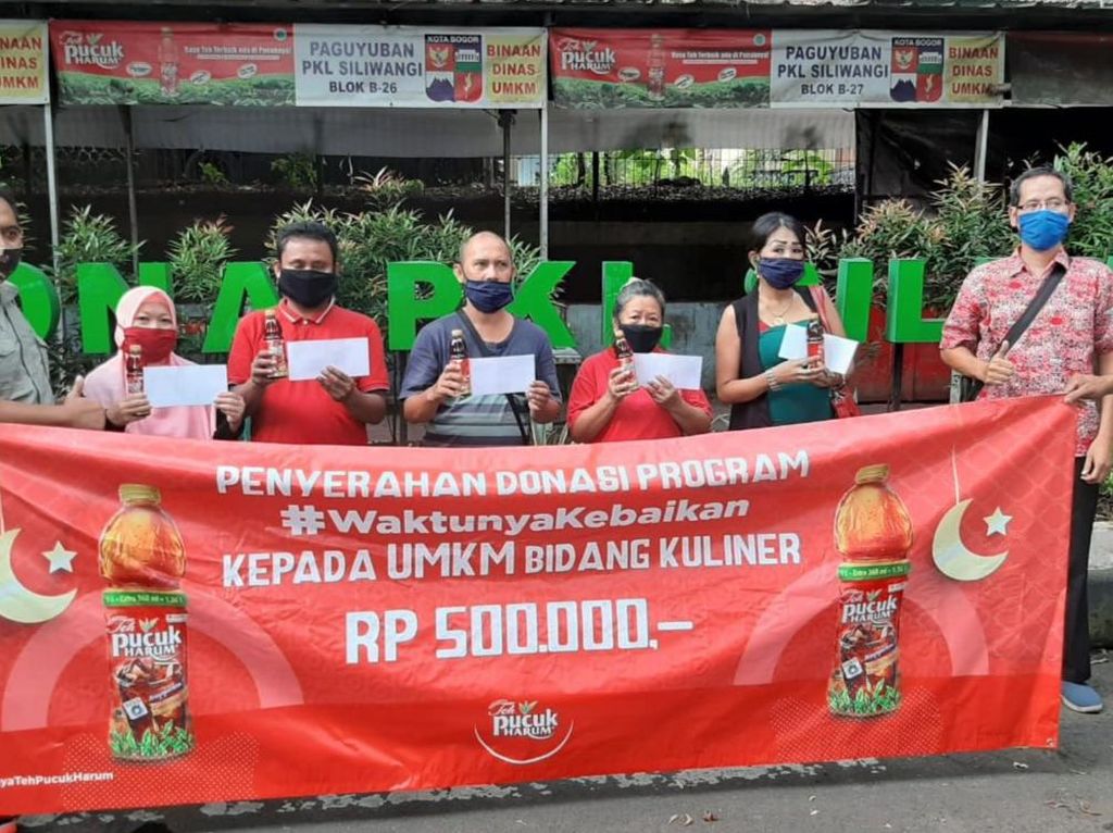 Teh Pucuk Harum Beri Donasi ke 200 UMKM Terdampak COVID-19 Teh Pucuk Harum Beri Donasi ke 200 UMKM Terdampak COVID-19