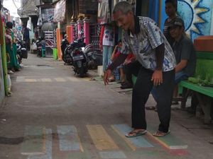 Gambar Mural Hibur Anak Jadi Cara Warga Cakung Habiskan Waktu Saat PSBB