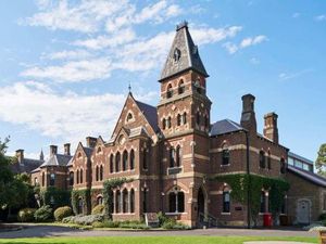 Melanggar Aturan Terkait Virus Corona, Siswa Asrama di Melbourne Dikeluarkan