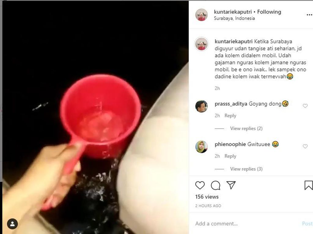 Kena Banjir, Honda Brio Tiba-tiba Jadi Kolam Dadakan Kena Banjir, Honda Brio Tiba-tiba Jadi Kolam Dadakan