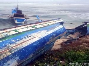 Ribuan Nelayan di Sukabumi Tak Melaut Akibat Gelombang Tinggi